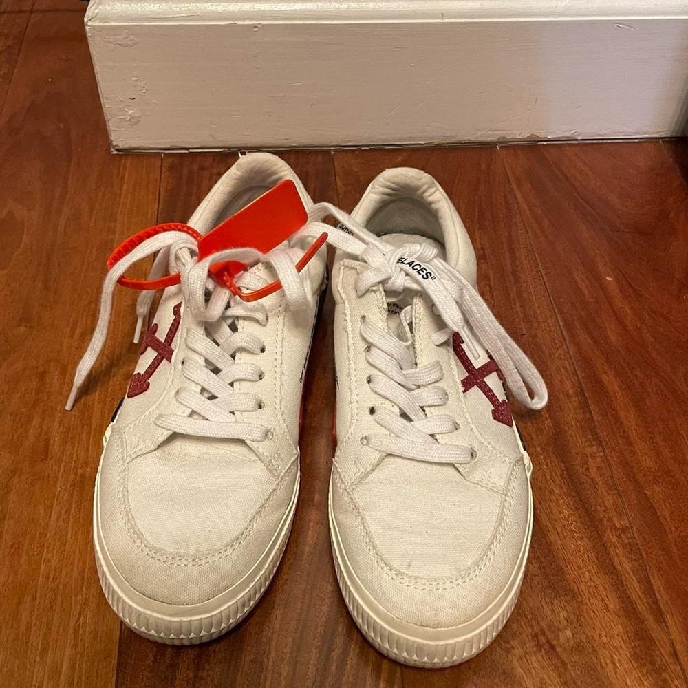 Off white vulcanized canvas low top sneaker